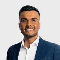 Portrait of Omar Iqbal, Regional Manager Øst at Eccera